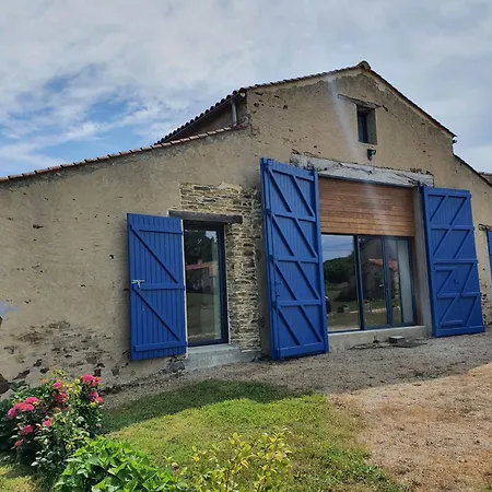 Holiday home La Grange Des Fragons *