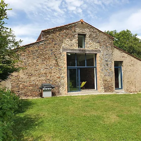 La Grange Des Fragons Holiday home Saint-Julien-des-Landes